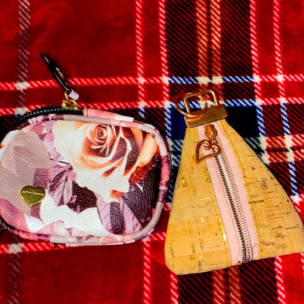 2 coin purses